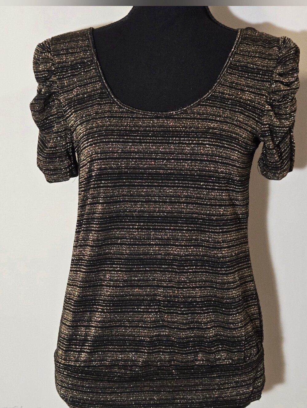 love J Black and Gold Metallic Scoop Neck Puff Sleeve Top